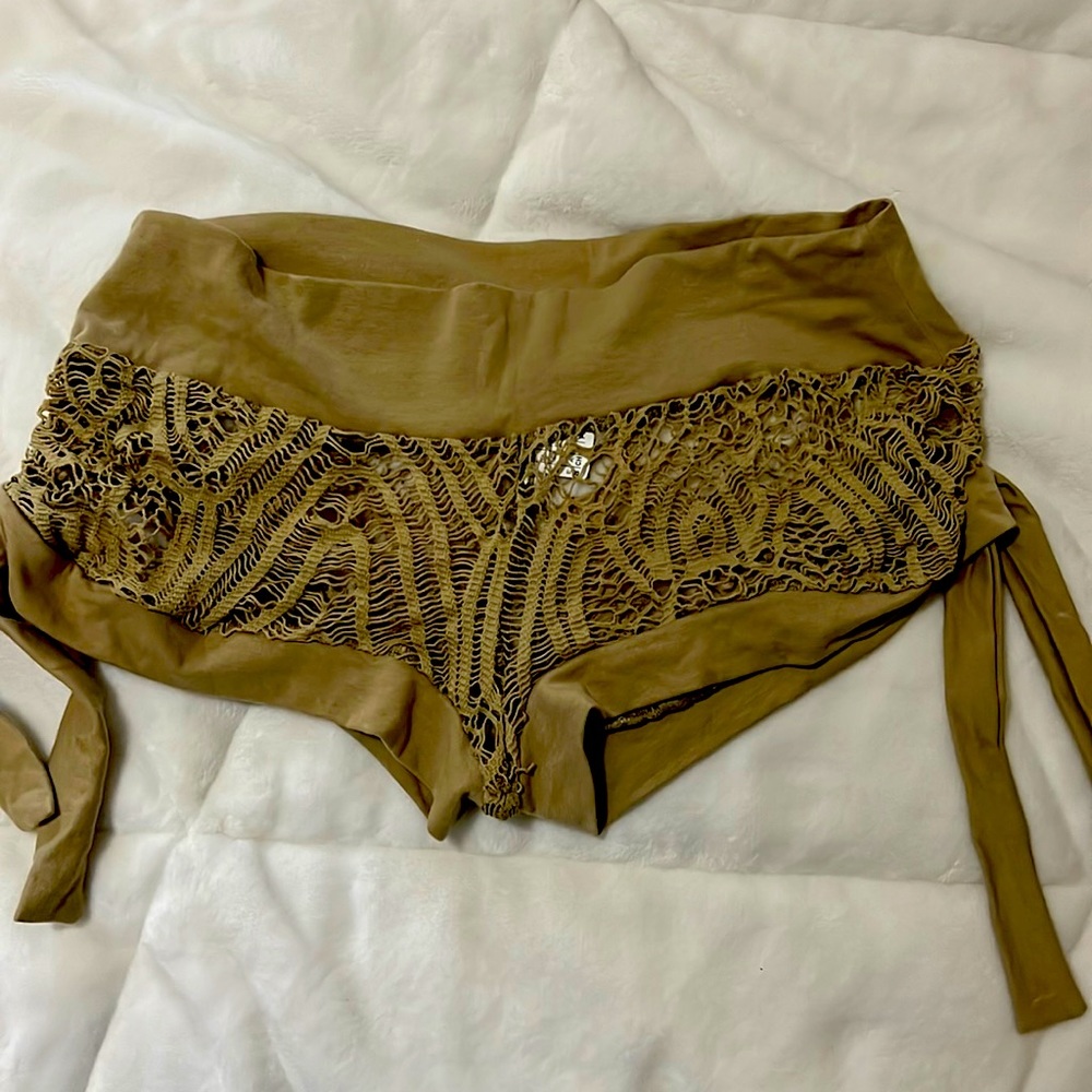 Cover up short